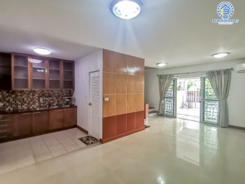 *****ทาวน์เฮ้าส์มือสองย่านนนทบุรี ม.พฤกษาทาวน์ ราชพฤกษ์ บนเนื้อที่ 21.4 ตร.ว. ฟังก์ชัน 3 ห้องนอน 2 ห้องน้ำ 2 ที่จอดรถ บ้านพร้อมอยู่ ต่อเติมครบ มีห้องหลังบ้านชั้น 2 แถมฟรี! 3 เครื่องปรับอากาศ ใกล้รถไฟฟ้าสายสีม่วง "สถานีบางรักใหญ่" และทางด่วน "ศรีรัช" จองเลย!